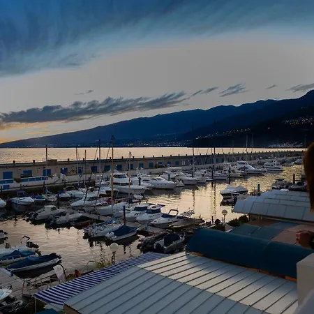 Marina Seafront 13 * Radazul